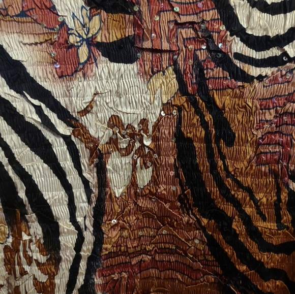 Alberto Makali Zebra & Floral Crinkle Top Size Medium - Picture 6 of 12